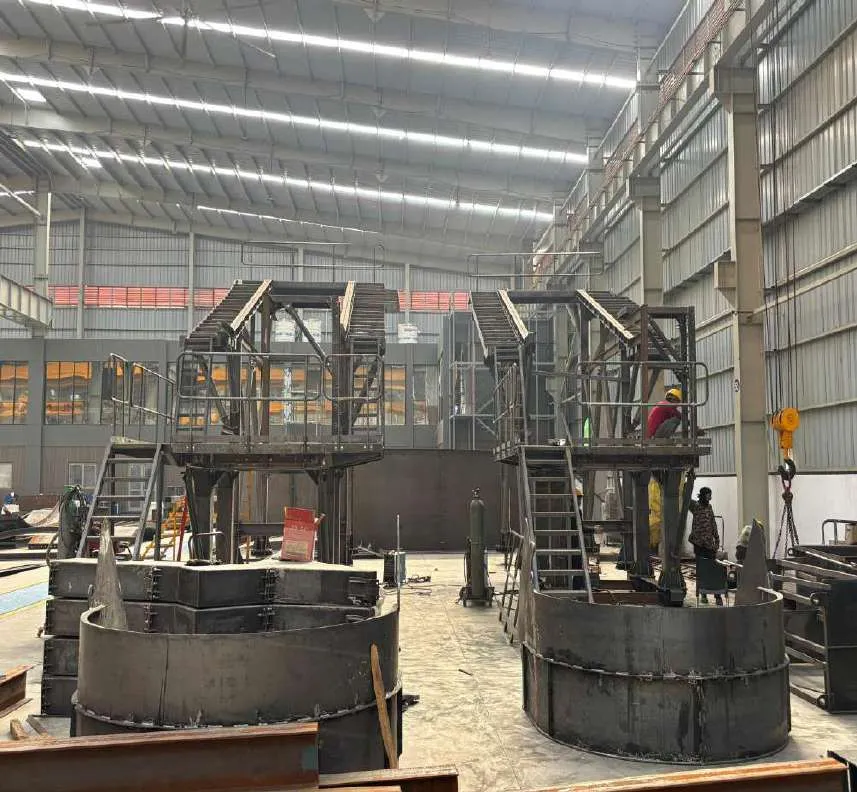 Screen assembly and undersize chute, recycling plant
