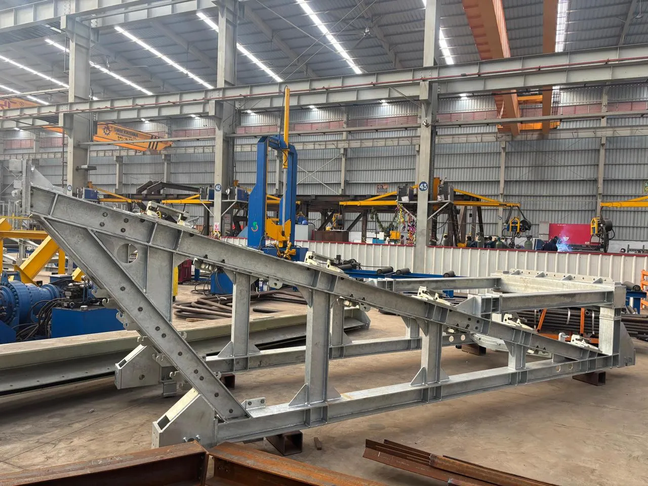 Belt storage and conveyor brackets, 14 m diameter road tunnel, Mumbai